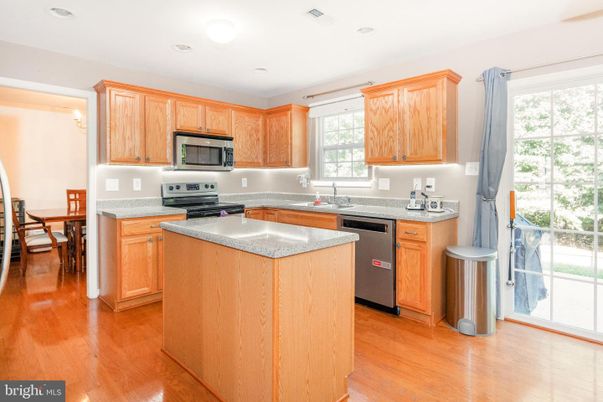 Dining room, Interior, Kitchen, Recessed Lighting, Wood Texture Flooring