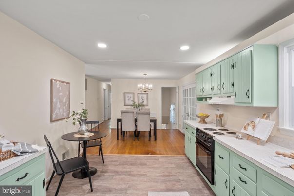 Chandelier, Dining room, Interior, Kitchen, Recessed Lighting, Wood Texture Flooring