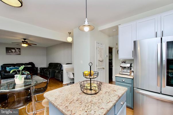 Interior, Kitchen, Living room, Pendant Lights, Stainless Steel Appliances, Wood Texture Flooring