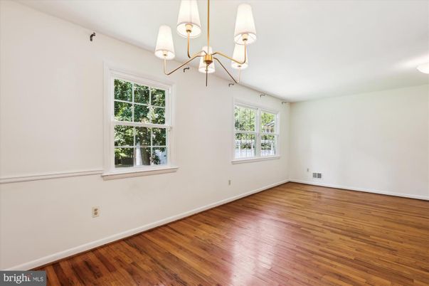 Chandelier, Empty room, Interior, Wood Texture Flooring
