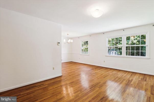 Chandelier, Empty room, Interior, Wood Texture Flooring