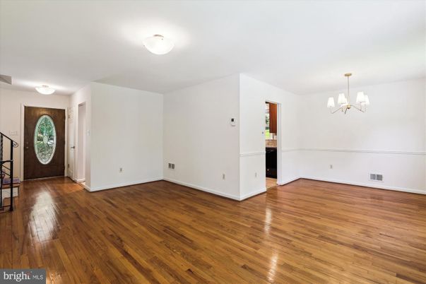 Chandelier, Empty room, Interior, Wood Texture Flooring