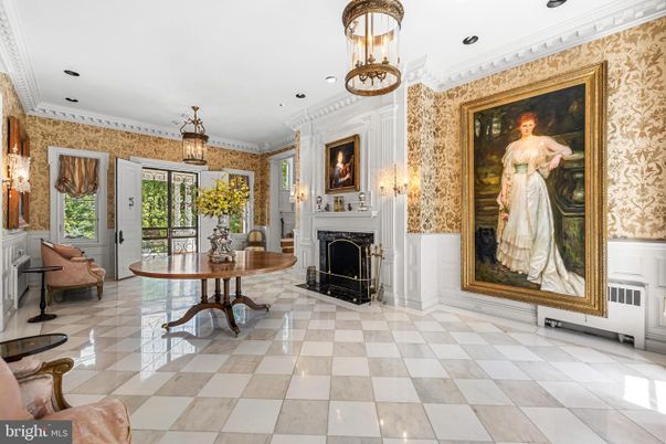 Fireplace, Interior, Recessed Lighting