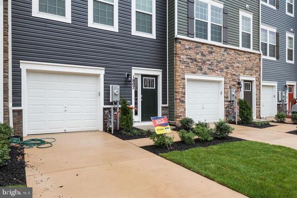 Attached, Exterior, Facade, Brick Facade, Rowhouse