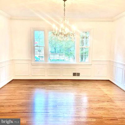 Chandelier, Empty room, Interior, Wood Texture Flooring
