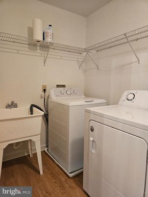 Interior, Utility Closets, Washer, Wood Texture Flooring