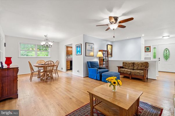 Chandelier, Dining room, Interior, Living room, Recessed Lighting, Wood Texture Flooring