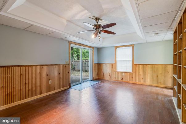 Empty room, Interior, Wood Texture Flooring, Wooden Walls