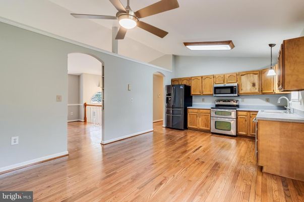 Interior, Kitchen, Pendant Lights, Wood Texture Flooring
