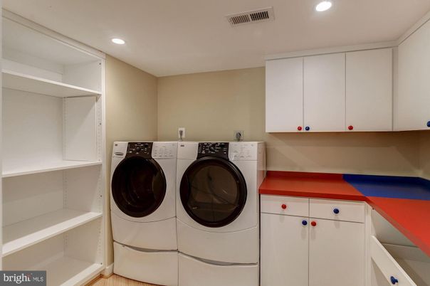 Interior, Recessed Lighting, Washer