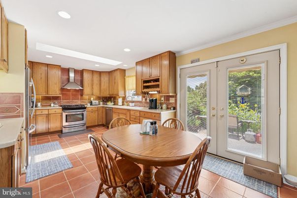 Dining room, Interior, Kitchen, Recessed Lighting, Stainless Steel Appliances