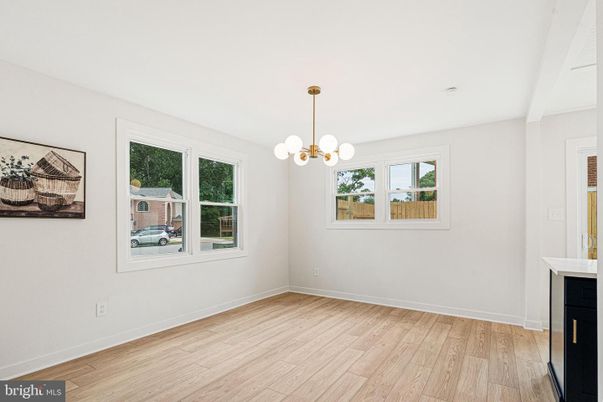 Empty room, Interior, Pendant Lights, Wood Texture Flooring