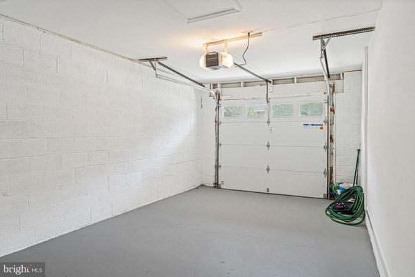 Garage, Interior, Stone Walls