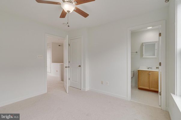 Bathroom, Empty room, Interior, Recessed Lighting
