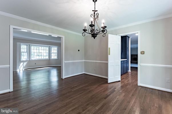 Chandelier, Empty room, Interior, Wood Texture Flooring