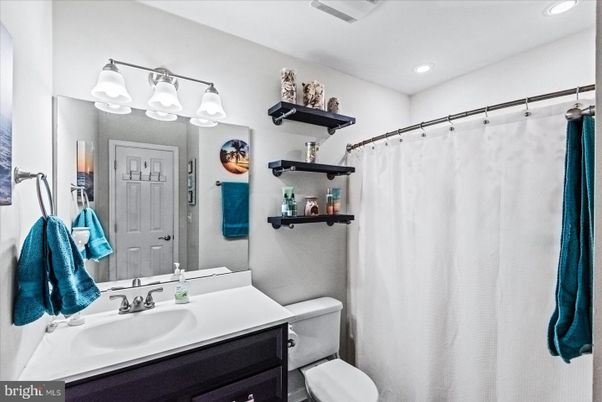 Bathroom, Interior, Recessed Lighting