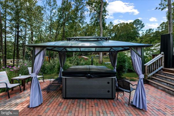 Exterior, Hot Tub