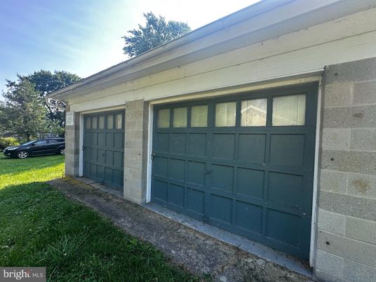 Detached Garage, Exterior
