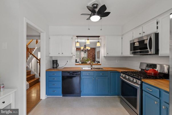Chandelier, Interior, Kitchen, Pendant Lights, Stainless Steel Appliances, Wood Texture Flooring