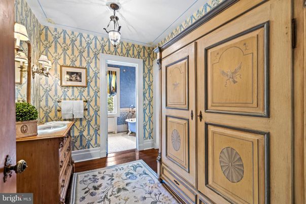 Bathroom, Interior, Pendant Lights, Wood Texture Flooring