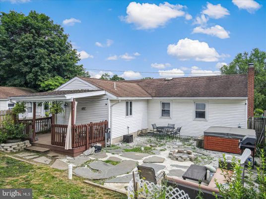 Backyard, Exterior, Hot Tub