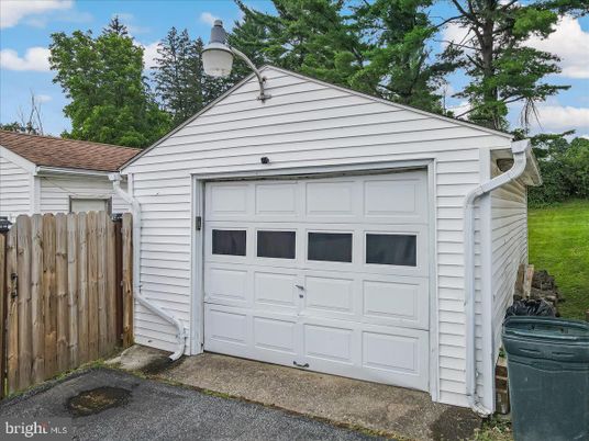 Detached Garage, Exterior