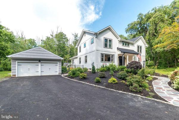 Attached, Detached Garage, Exterior, Facade, Farmhouse