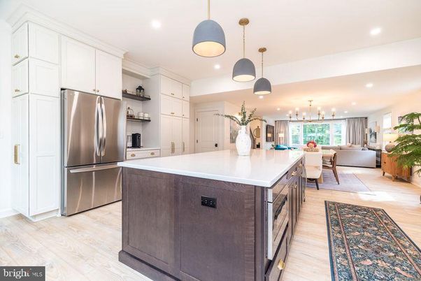 Dining room, Interior, Kitchen, Living room, Pendant Lights, Recessed Lighting, Stainless Steel Appliances, Wood Texture Flooring
