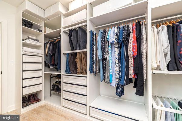 Interior, Walk-in Closets, Wood Texture Flooring