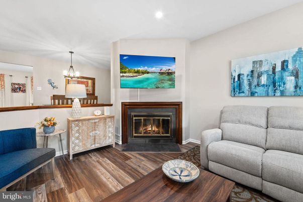 Fireplace, Interior, Living room, Pendant Lights, Recessed Lighting, Wood Texture Flooring