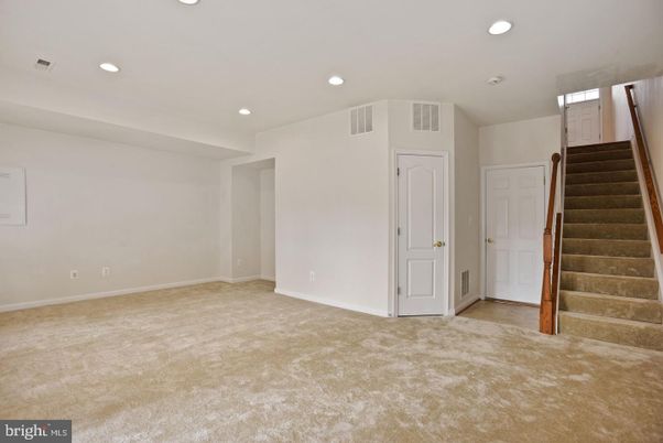 Empty room, Interior, Recessed Lighting