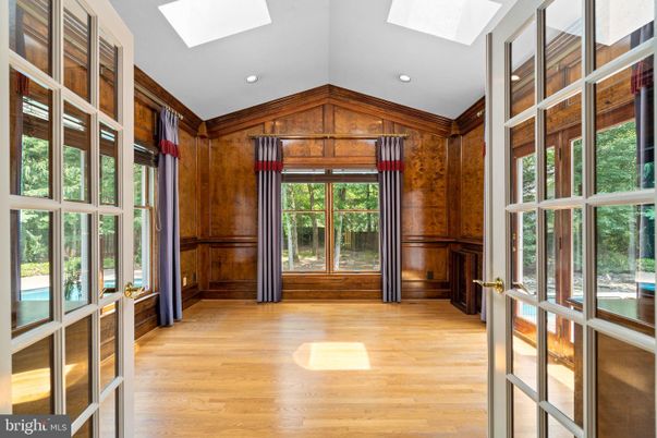 Empty room, Interior, Recessed Lighting, Wood Texture Flooring, Wooden Walls