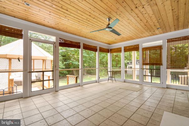 Empty room, Interior, Recessed Lighting, Sun Room, Wooden Ceilings