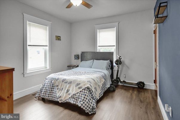 Bedroom, Fitness Equipment, Interior, Wood Texture Flooring