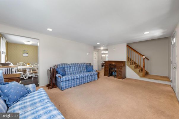 Dining room, Interior, Recessed Lighting