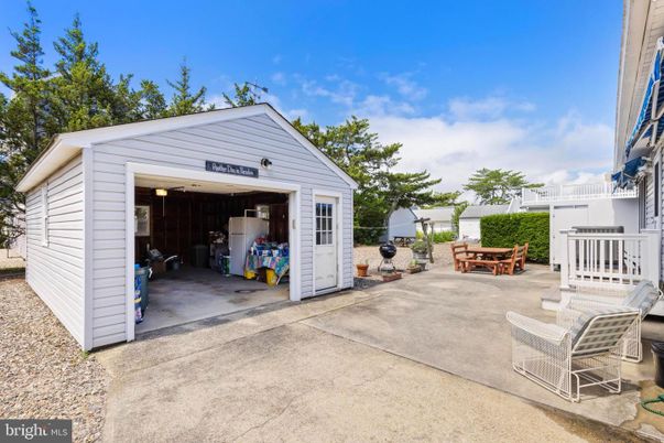 Detached Garage, Exterior