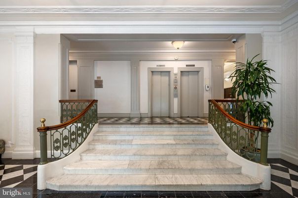 Elevator, Interior