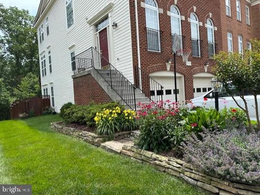 Attached, Backyard, Exterior, Facade, Brick Facade, Rowhouse