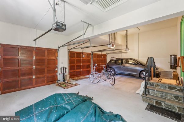 Garage, Interior