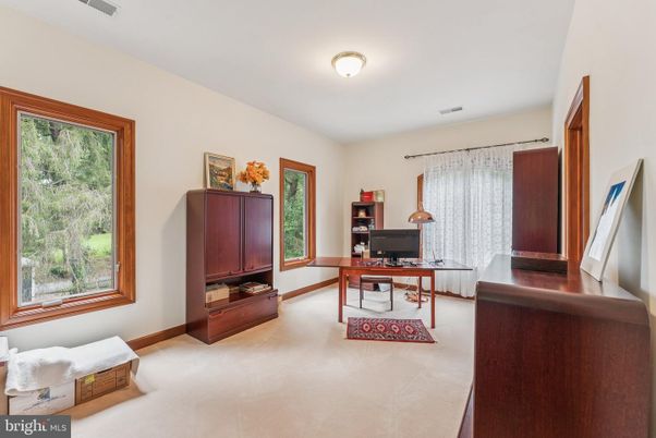 Home Office, Interior