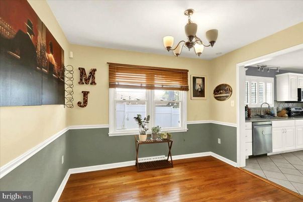 Chandelier, Interior, Kitchen, Wood Texture Flooring