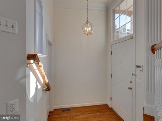 Interior, Pendant Lights, Wood Texture Flooring