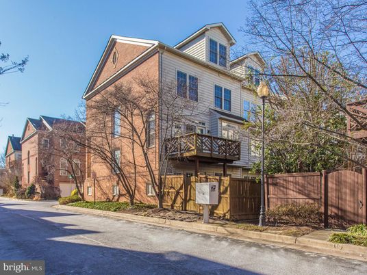 Exterior, Facade, Brick Facade, Queen Anne Victorian