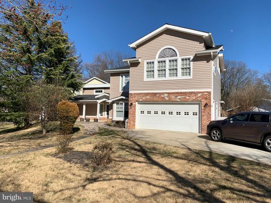 Attached, Exterior, Facade, Brick Facade, American Craftsman