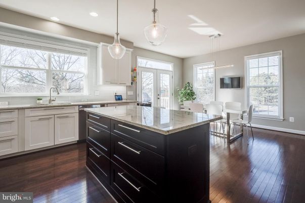 Dining room, Interior, Kitchen, Pendant Lights, Recessed Lighting, Wood Texture Flooring