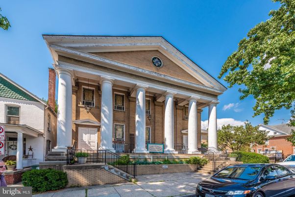 Exterior, Facade, Queen Anne Victorian