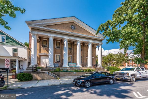 Exterior, Facade, Queen Anne Victorian