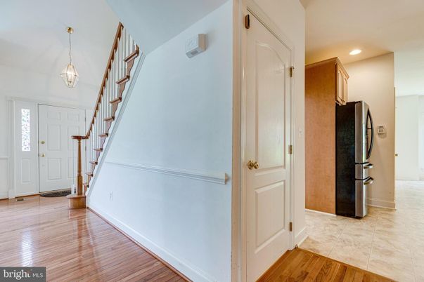 Interior, Pendant Lights, Recessed Lighting, Wood Texture Flooring