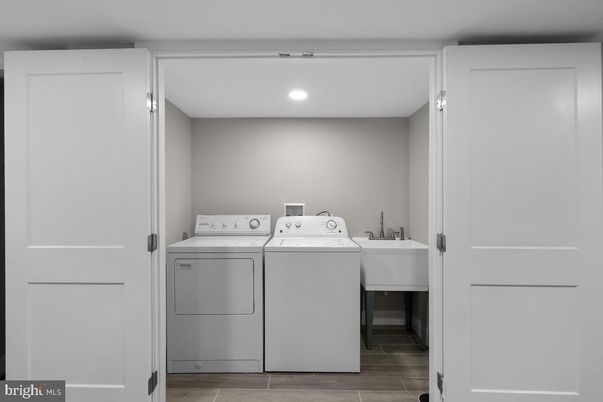 Interior, Recessed Lighting, Utility Closets, Washer