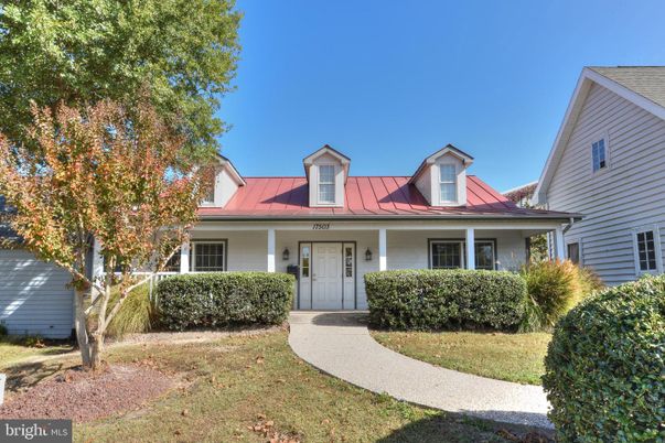 Exterior, Facade, Cape Cod